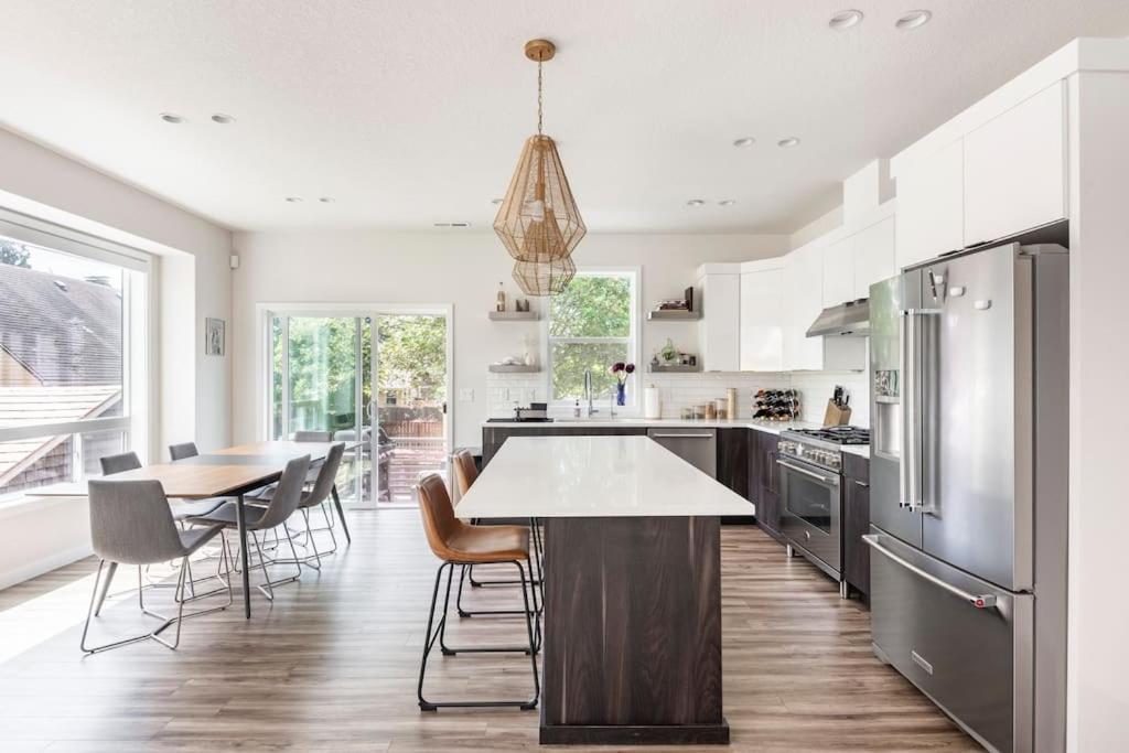Comfy Family Home, Walkable Neighborhood + Patio! Portland Eksteriør bilde