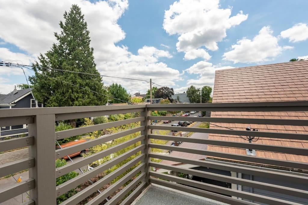 Comfy Family Home, Walkable Neighborhood + Patio! Portland Eksteriør bilde