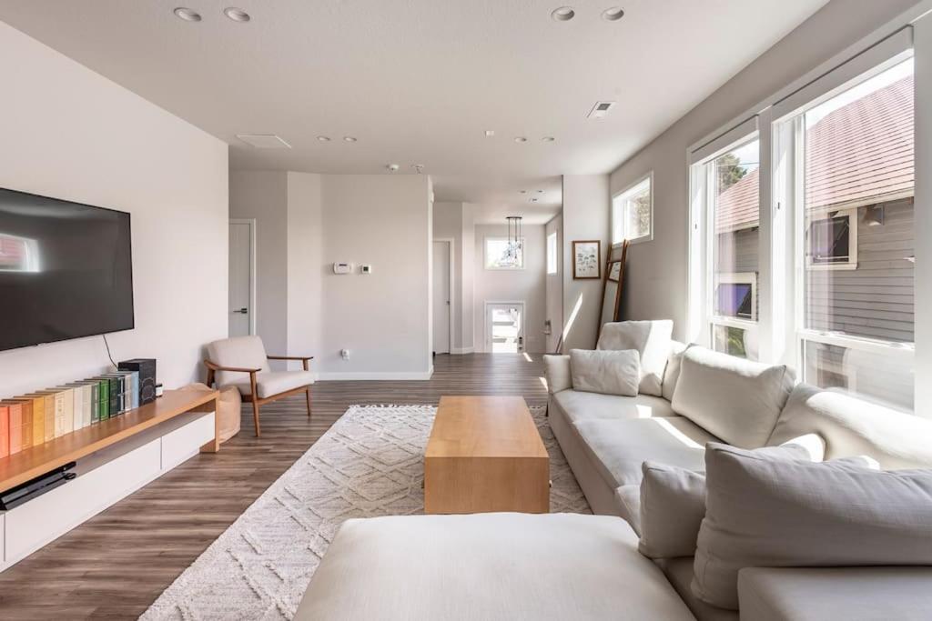 Comfy Family Home, Walkable Neighborhood + Patio! Portland Eksteriør bilde