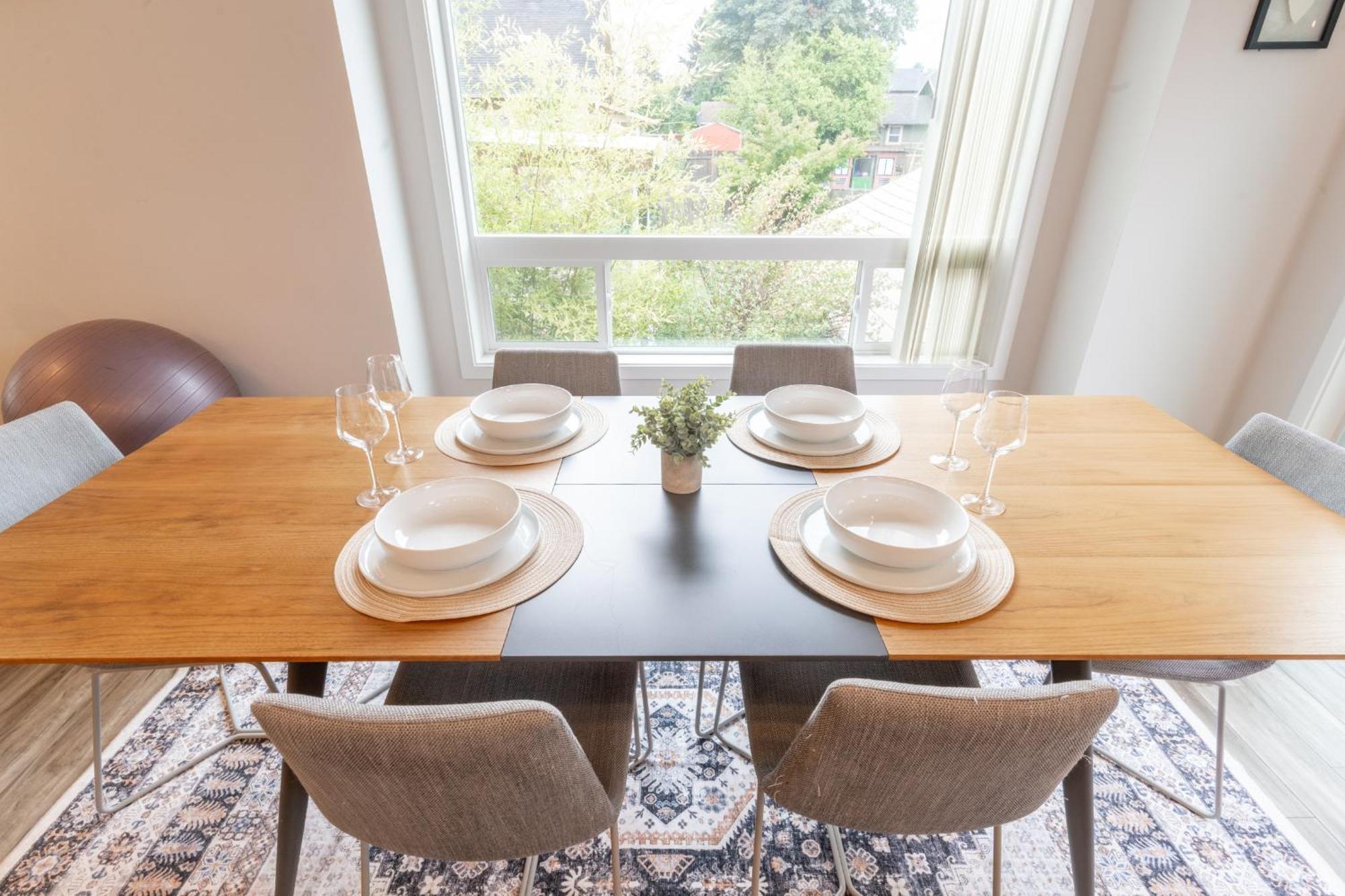 Comfy Family Home, Walkable Neighborhood + Patio! Portland Eksteriør bilde