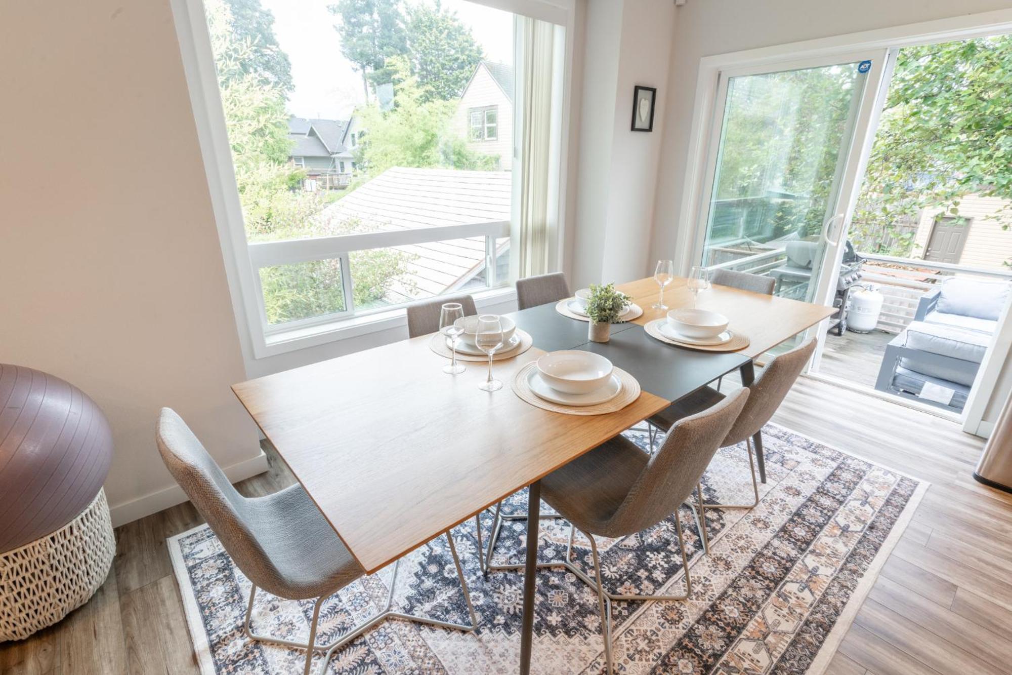 Comfy Family Home, Walkable Neighborhood + Patio! Portland Eksteriør bilde