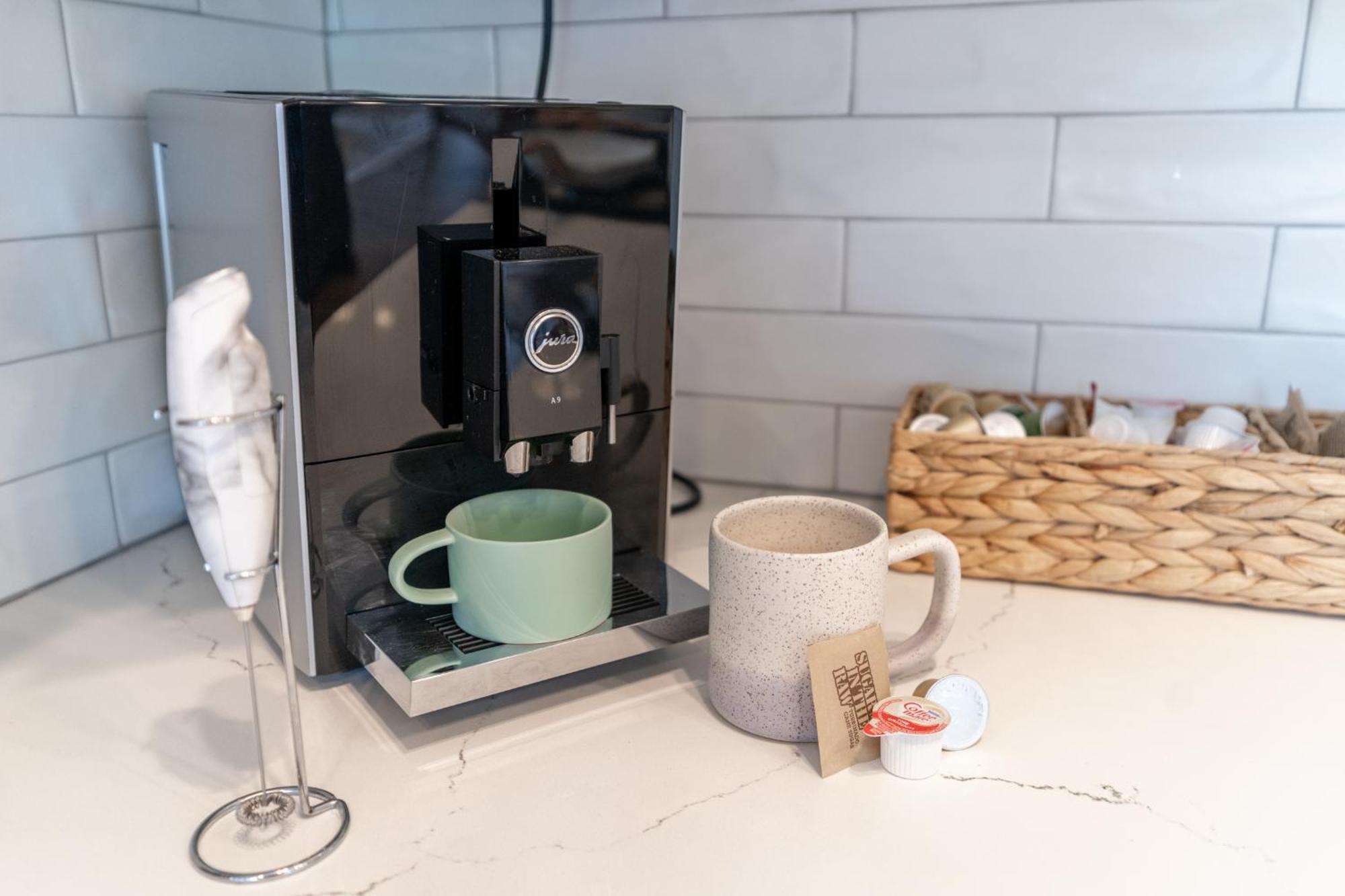 Comfy Family Home, Walkable Neighborhood + Patio! Portland Eksteriør bilde