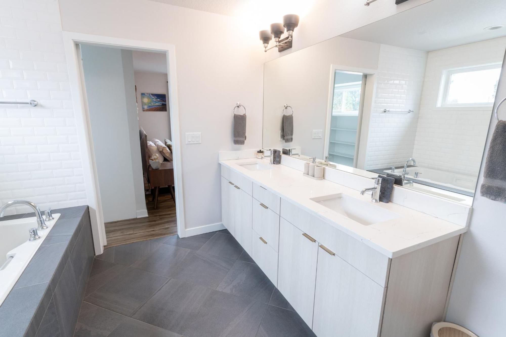 Comfy Family Home, Walkable Neighborhood + Patio! Portland Eksteriør bilde