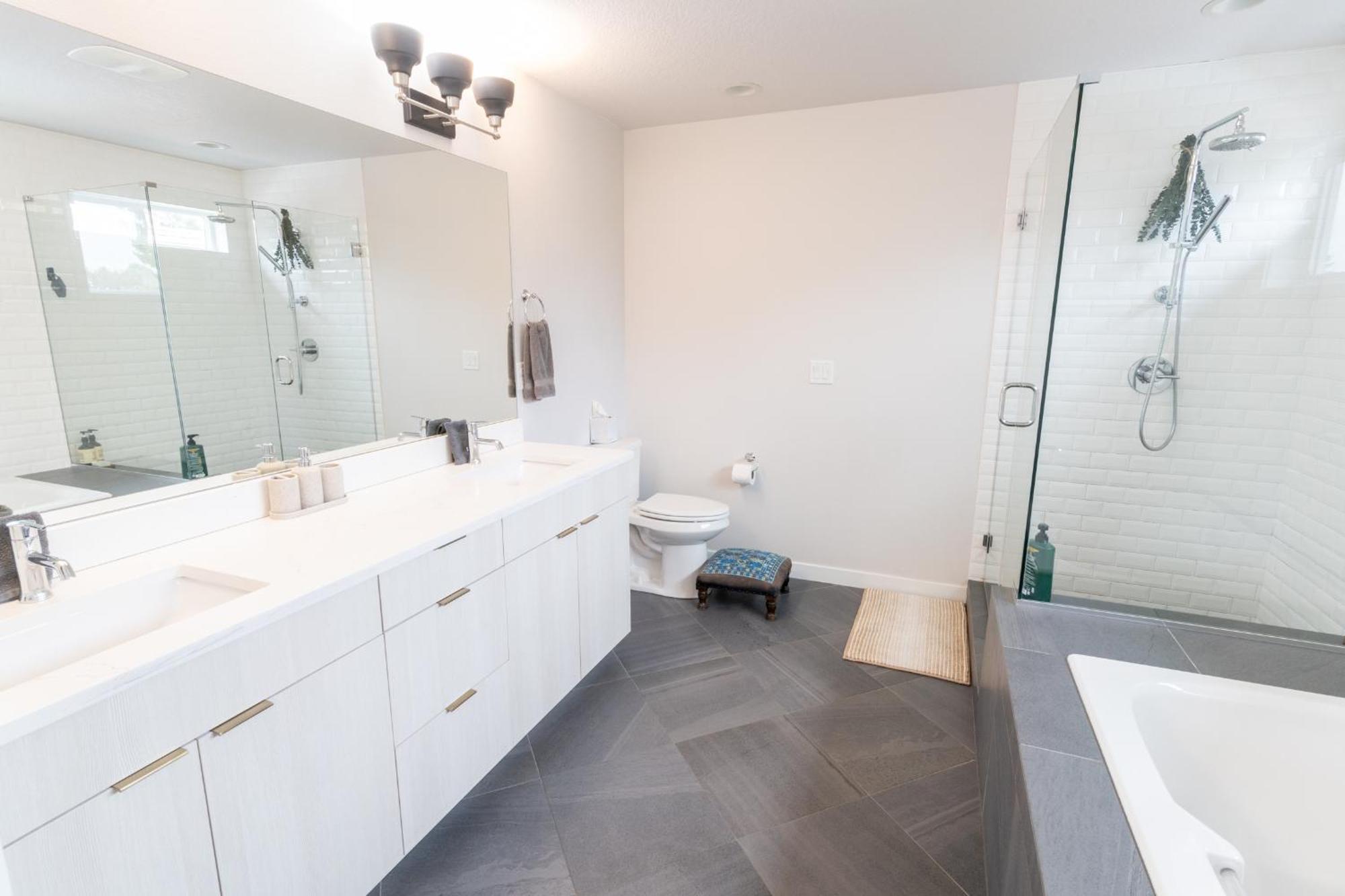 Comfy Family Home, Walkable Neighborhood + Patio! Portland Eksteriør bilde