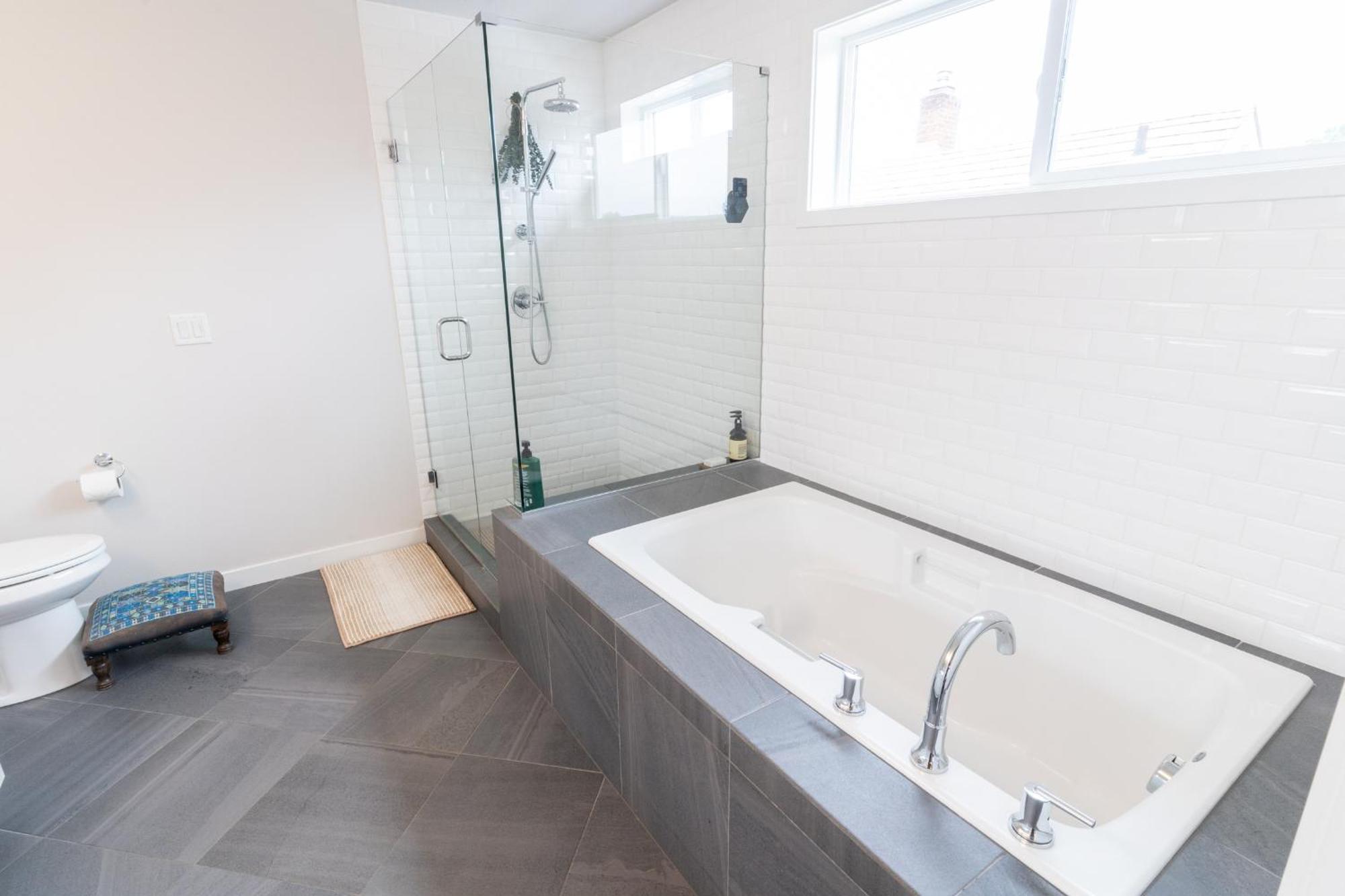 Comfy Family Home, Walkable Neighborhood + Patio! Portland Eksteriør bilde