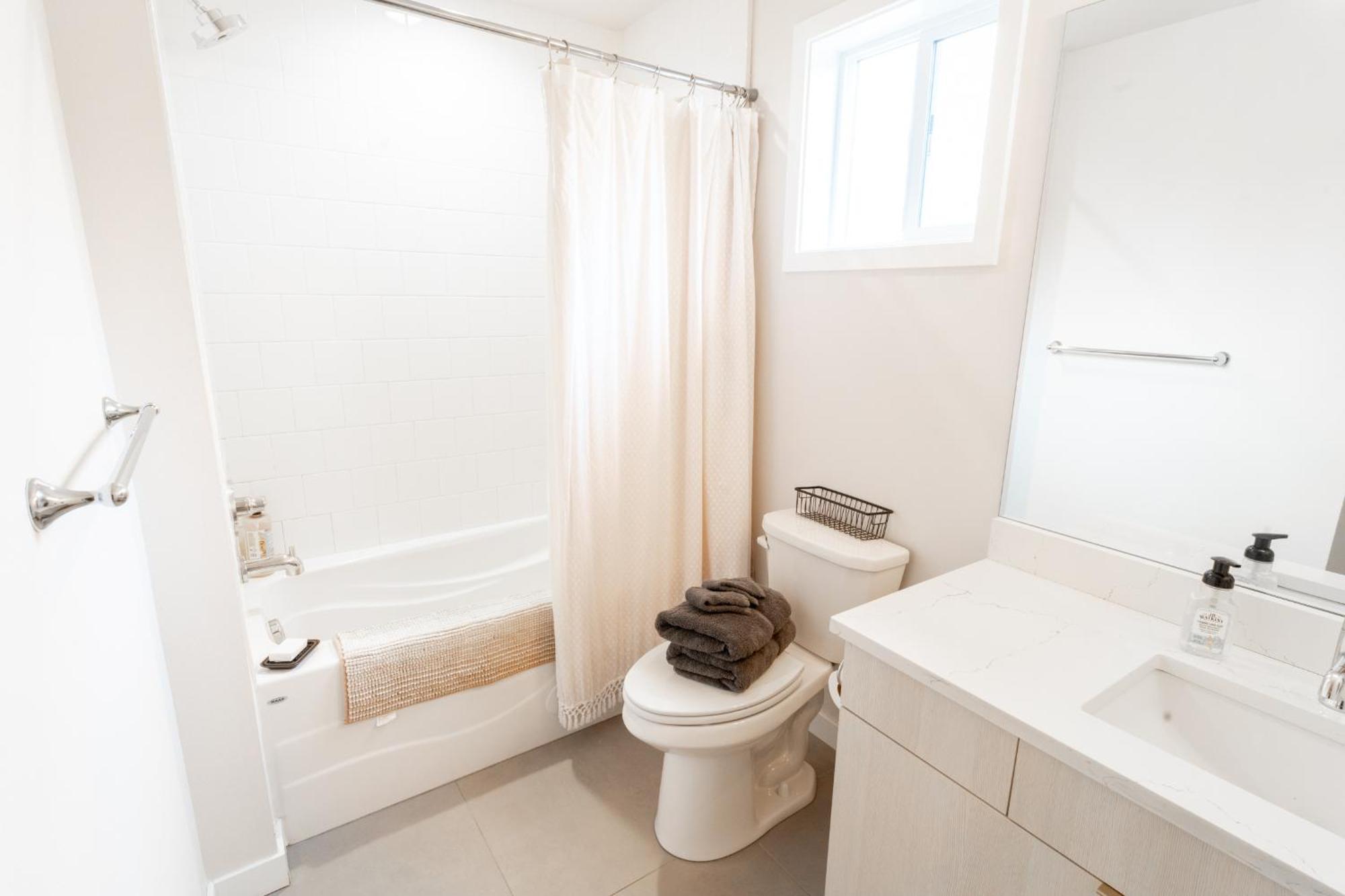 Comfy Family Home, Walkable Neighborhood + Patio! Portland Eksteriør bilde